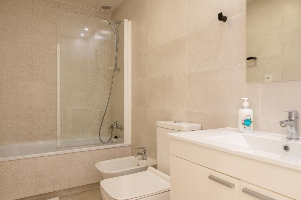 Bright, Brand New & Very Comfortable Apartment Valencia Luaran gambar